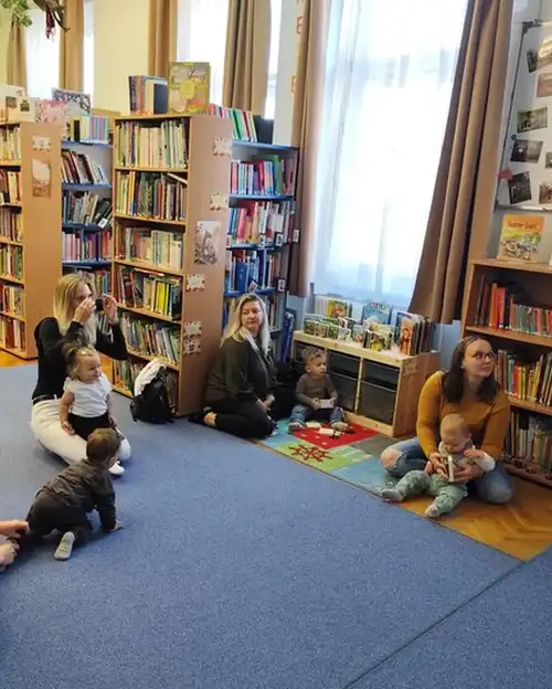 Szenzoros vagy csak érzékel? – Izgalmas baba-mama délelőtt a könyvtárban